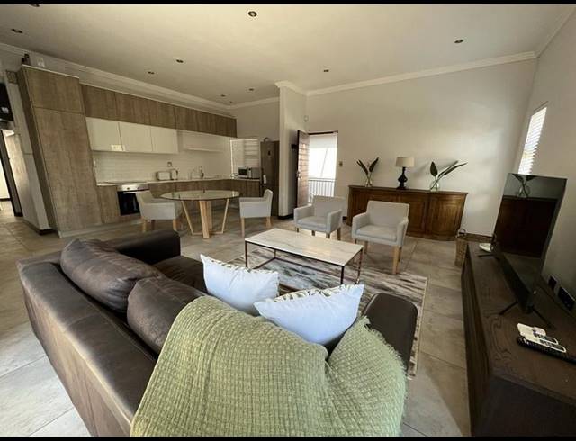 2 BEDROOM PROPERTY TO RENT IN MENLO PARK